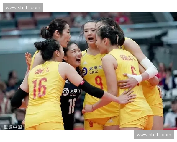 2015年女排世界杯中国队勇夺冠军展现团队实力与拼搏精神